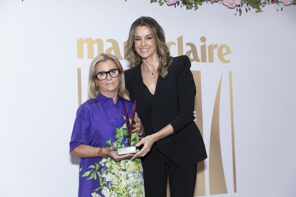 Pie de foto: Ana Ribes, vicepresidenta de Salerm Cosmetics con el premioAutor: Marie Claire