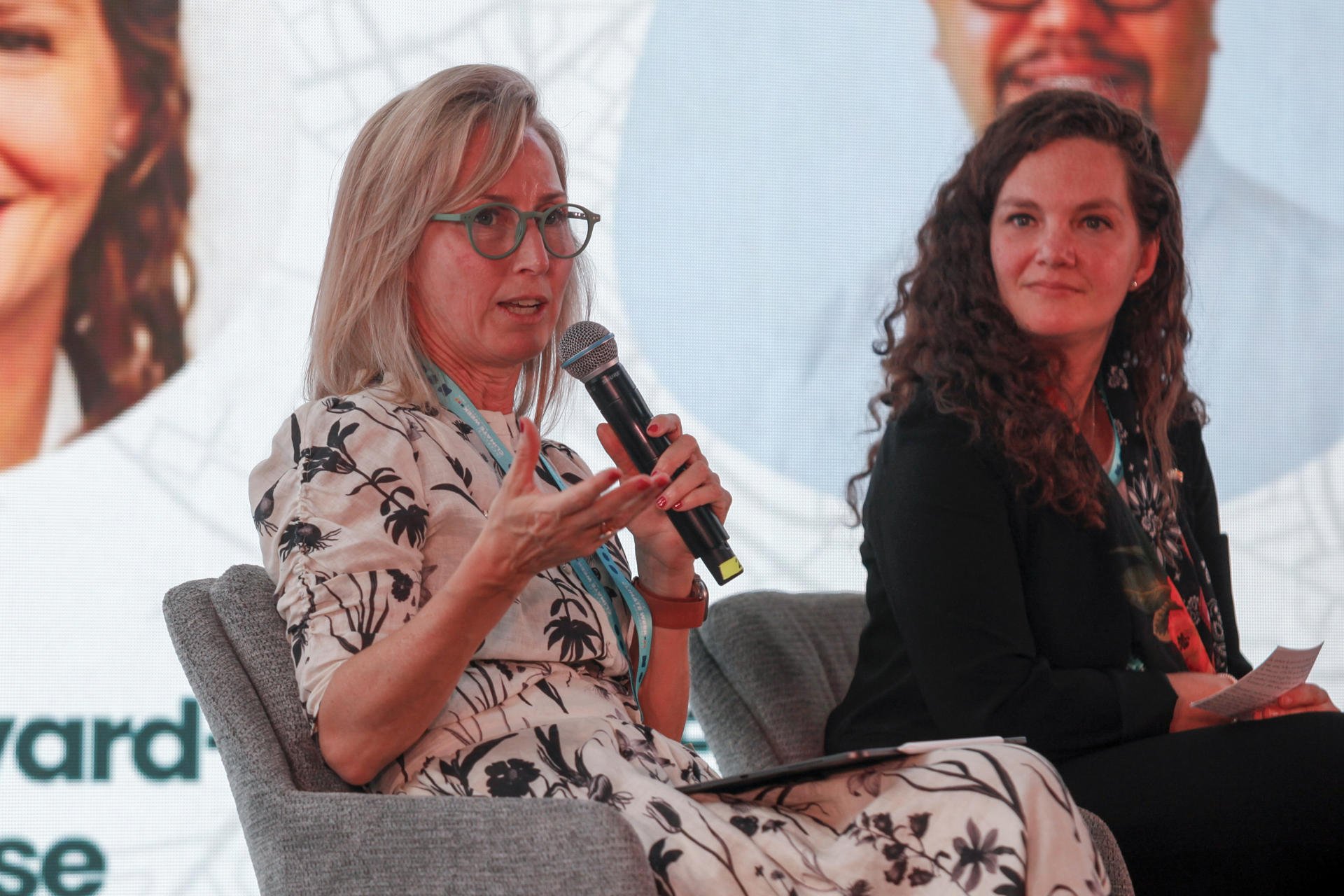 La vicepresidenta de Operaciones y Países del banco de desarrollo Fonplata, Eliana Dam (i), habla durante el encuentro internacional Climate Week Biodiversity este lunes, en Medellín (Colombia). EFE/ STR