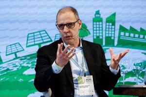 El presidente del Consejo de la Sustainable Agriculture Network y director de ESG y Certificación en Imaflora, Eduardo Trevisan, habla durante el IV Foro Latinoamericano de Economía Verde (FLEV) este jueves, en Sao Paulo (Brasil). EFE/ Sebastiao Moreira