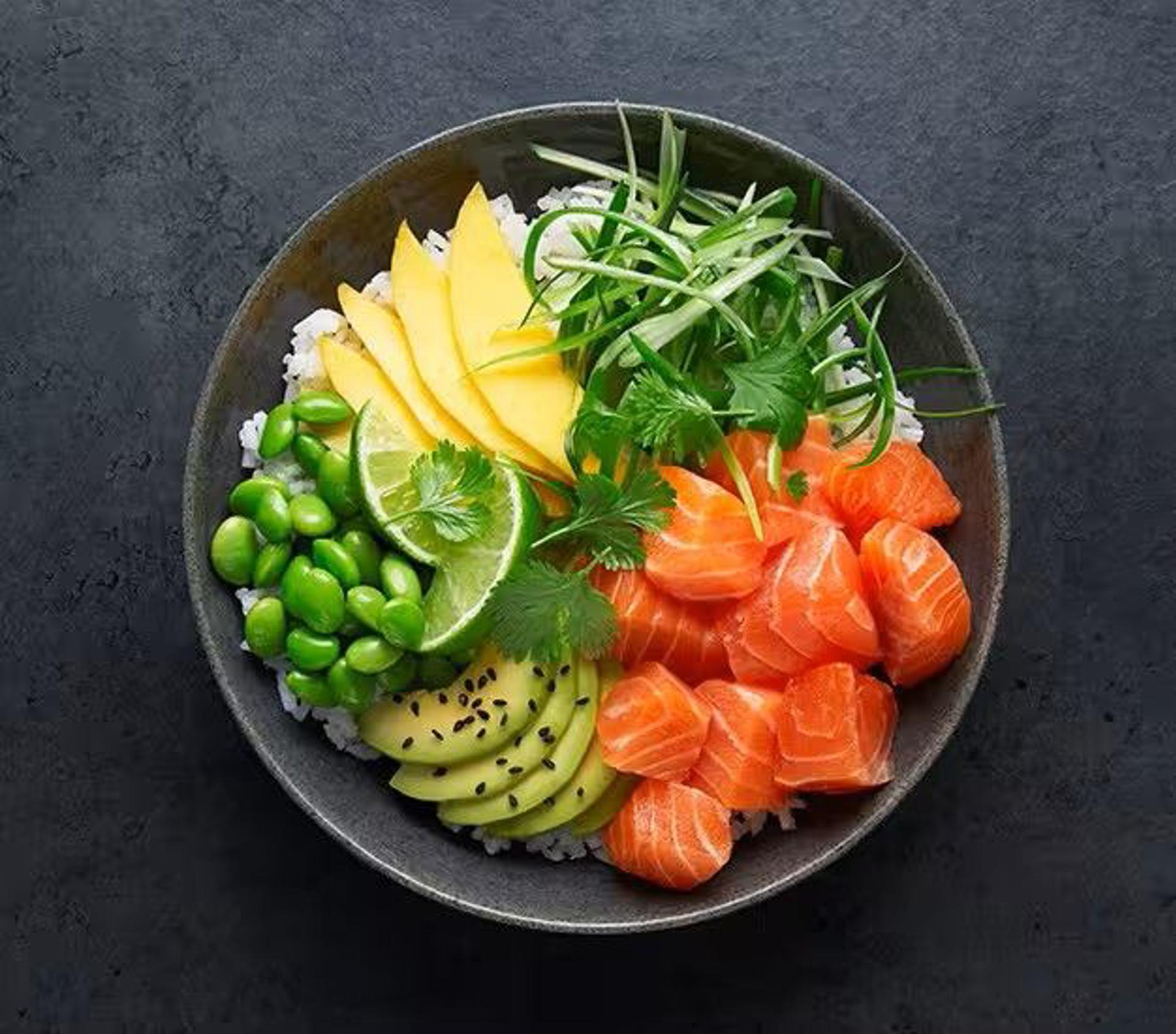 Pie de foto: Poke con Salmón de Noruega y otros ingredientes saludablesAutor: Seafood from Norway