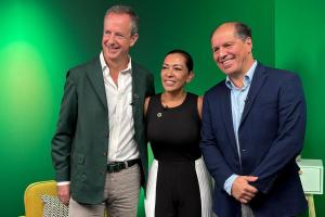 Fotografía que muestra posando de izquierda a derecha, al director general de SOC Asesores, Fernando de Abiega; la directora de Relaciones Corporativas de SOC Asesores, Laura Montoya, y al director ejecutivo de Crédito Puente e Hipotecario en Mifel y coordinador del sector hipotecario de la Asociación de Bancos de México (ABM), Enrique Margain, durante una emisión del programa vía internet SOC TV, en Ciudad de México (México). EFE/ SOC Asesores /SOLO USO EDITORIAL/NO VENTAS/SOLO DISPONIBLE PARA ILUSTRAR LA NOTICIA QUE ACOMPAÑA (CRÉDITO OBLIGATORIO)