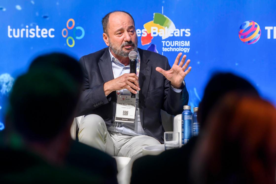 SEVILLA, 07/10/2026. - El director de la Agencia de Turismo de Galicia, Xose Manuel Merelles, en la mesa Retos y oportunidades para un futuroturístico equilibrado e innovador, dentro de la séptima edición de TIS - Tourism Innovation Summit 2026, en FIBES, Sevilla. EFE/ Raúl Caro.