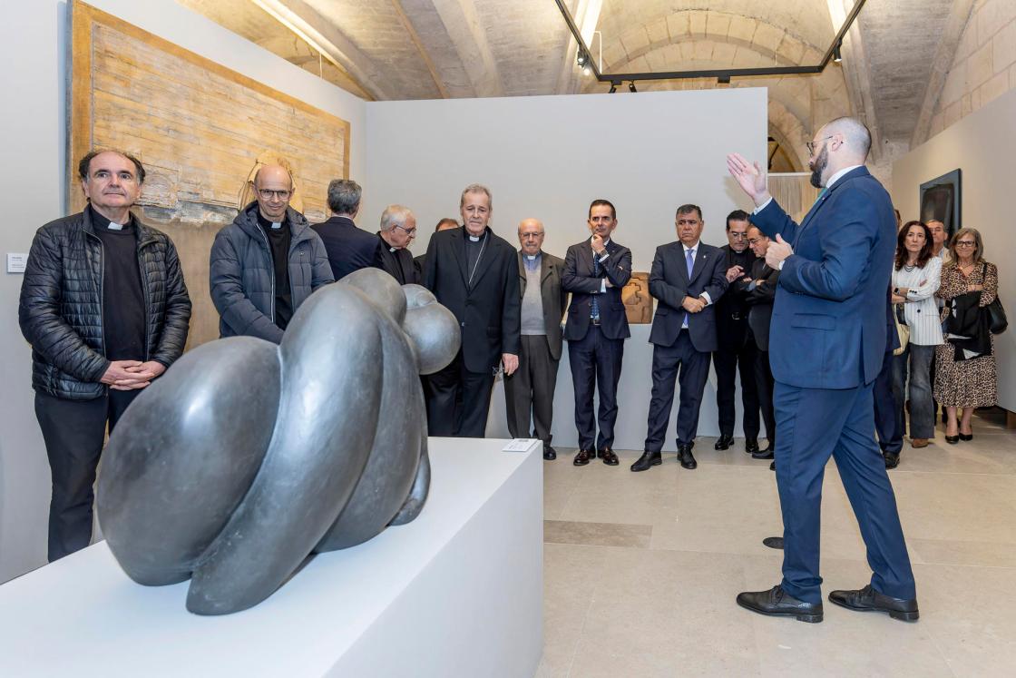 BURGOS, 13/10/2026. Inauguración de la exposición 'Huellas del Tiempo', una muestra compuesta por una selección de fondos de la Colección ABANCA. EFE/Santi Otero