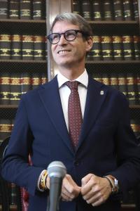 El presidente del Gobierno de La Rioja, Gonzalo Capellán, en la Facultad de Derecho de la Universidad de Buenos Aires (UBA), en Buenos Aires (Argentina). EFE/ Juan Ignacio Roncoroni