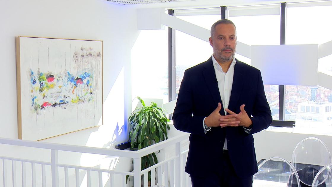El director general de Burson Iberia, Andrés Rodrigo, ha recordado que la compañía lanzó el primer medicamento hace ocho años y que siguen desarrollando nuevas terapias. EFE