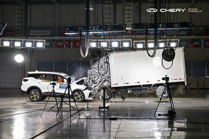 TIGGO 7 supera prueba pública de choque a 50 km/h y demuestra sus capacidades de protección familiar