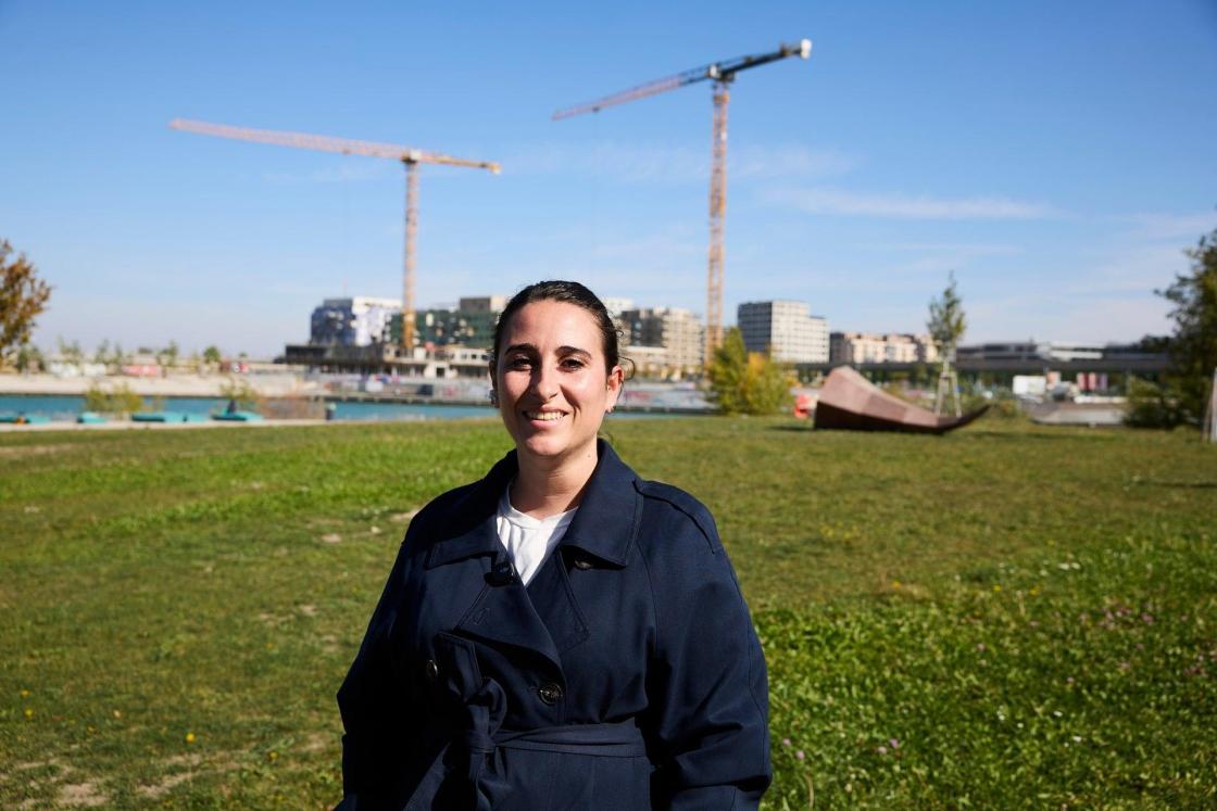 La directora de Planificación y Procesos Operativos de Vivienda del Gobierno vasco, Saioa Beistegui, durante una visita al barrio de Seestadt, uno de los mayores proyectos urbanísticos de Europa. EFE/Patrick Rieser