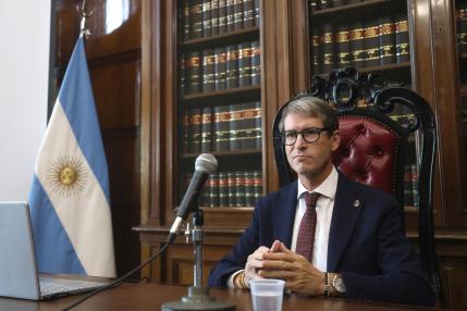 Presidente de La Rioja defiende el uso de la IA para preservar el patrimonio de la lengua
